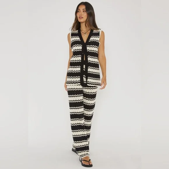 Elastic Waist Crochet Set Black/White - Picture 3 of 10